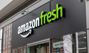 Photograph of the facade of an Amazon Fresh physical supermarket in the United Kingdom.