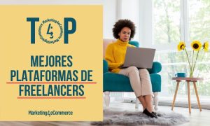 Fotografía de una mujer en su salón, trabajando como freelance.