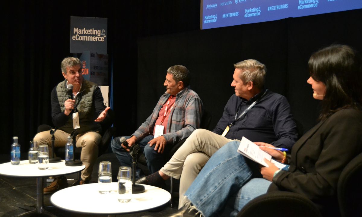 Fotografía de la mesa redonda consumidor en NEXT Burgos 2025