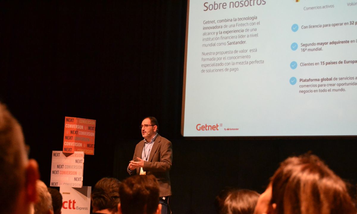 Fotografía de la ponencia sobre digitalización en NEXT Burgos 2025