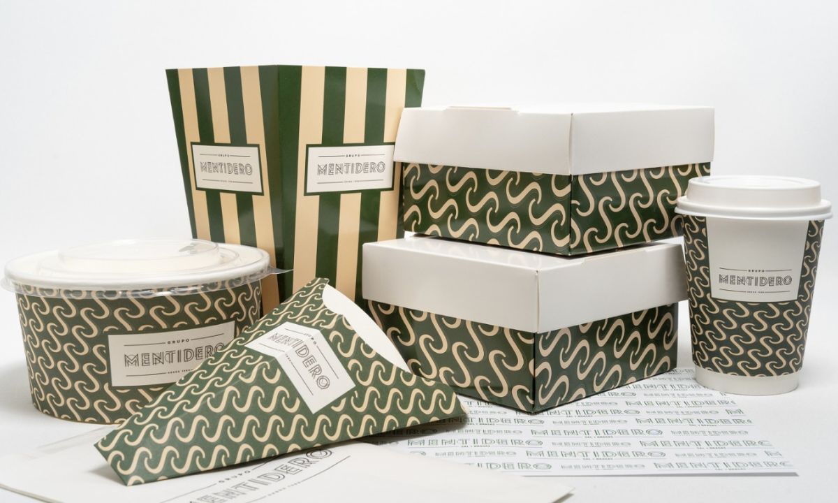 Fotografía de un set de alimentos cuyo packaging ha sido creado por Booster Packaging